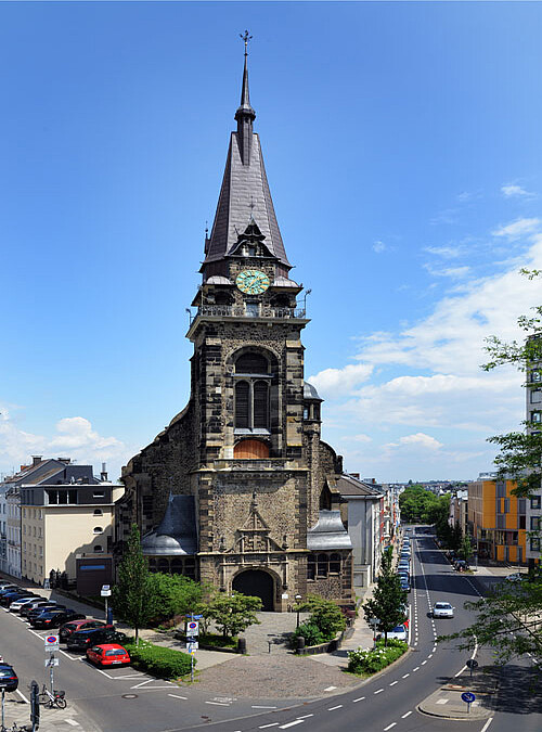 Die Dreifaltigkeitskirche an der Zollerstraße in Aachen wird auch "3F" oder "JuKi" genannt. (Foto: Andreas Schmitter)