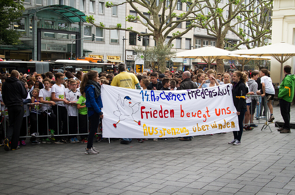 Rund 2000 Schüler gingen beim 14. Aachener Friedenslauf an den Start