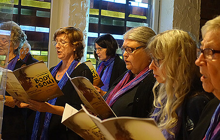 Der Kirchenchor der Martin-Luther-Kirche Würselen bereicherte mit seinen musikalischen Beiträgen den Verabschiedungsgottesdienst.