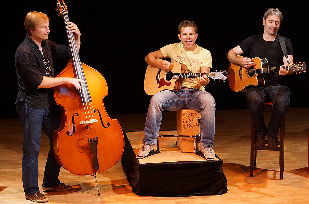 Das Trio kann auch reine Akustik-Konzerte geben - ganz ohne Strom. 