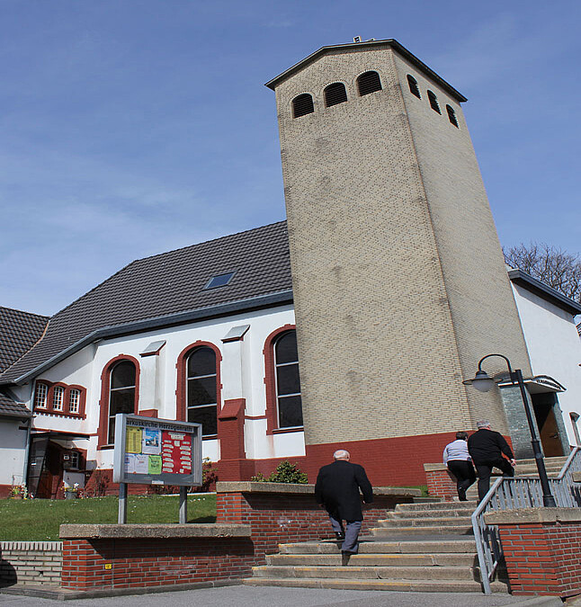 Der Glockenturm der Markuskirche in Herzogenrath wurde vor 50 Jahren fertig gestellt (Foto: Caren Braun)