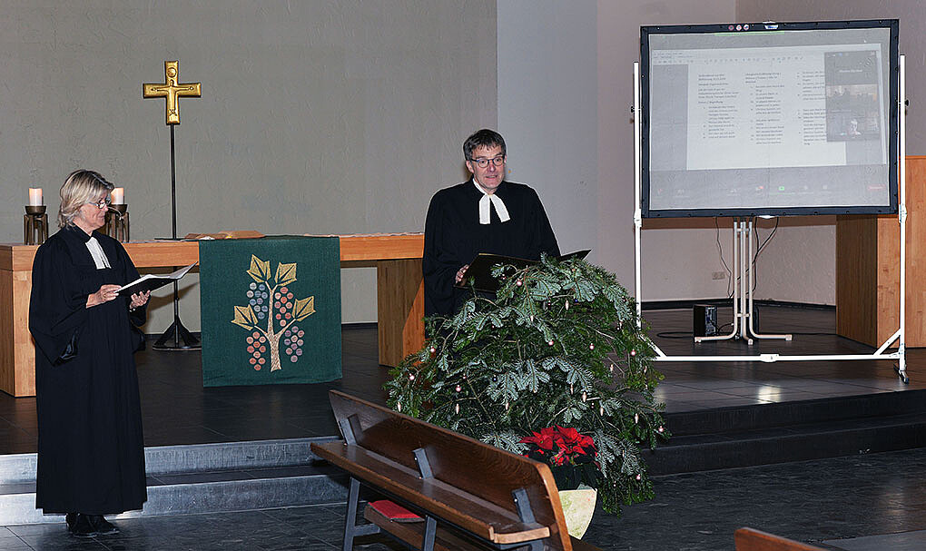 Den Gottesdienst leiteten Pfarrer Martin Obrikat von der Auferstehungskirche und Susanne Degenhardt aus der Kgm. Alsdorf-Würselen-Hoengen-Broichweiden.